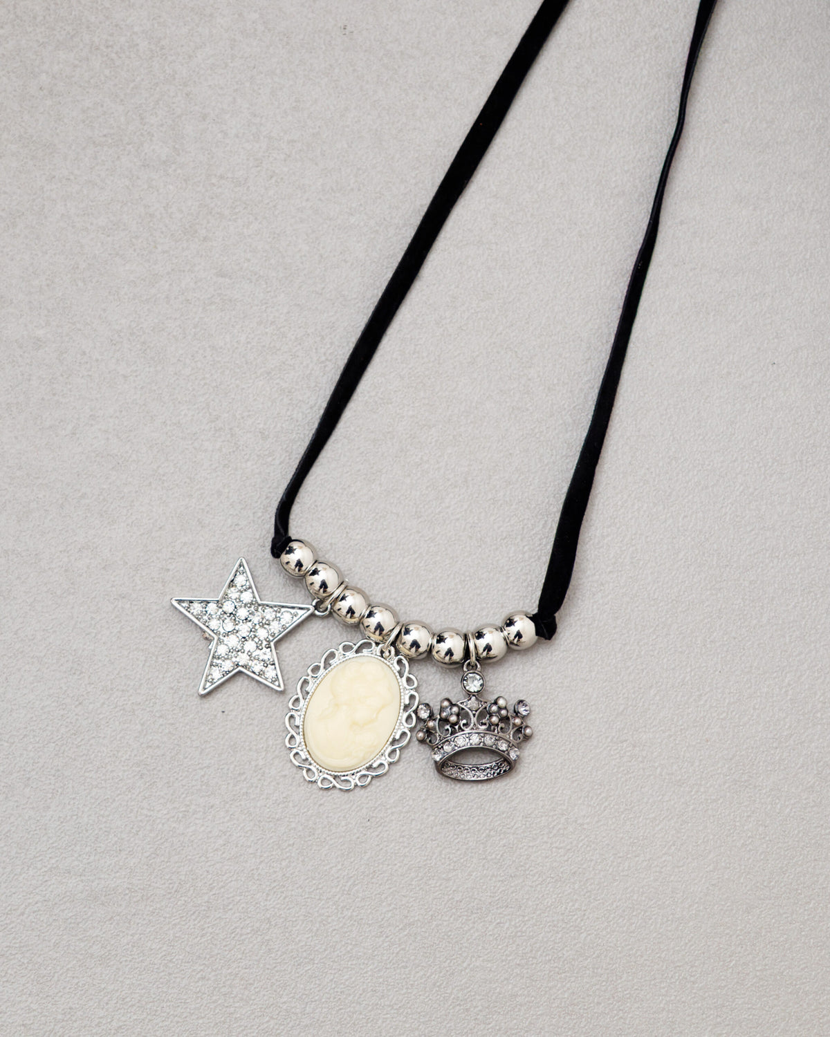 Collana in suede con pendenti - LD02