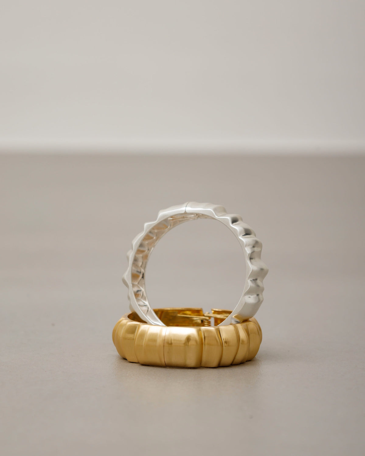 Bracciale rigido manetta - B1206