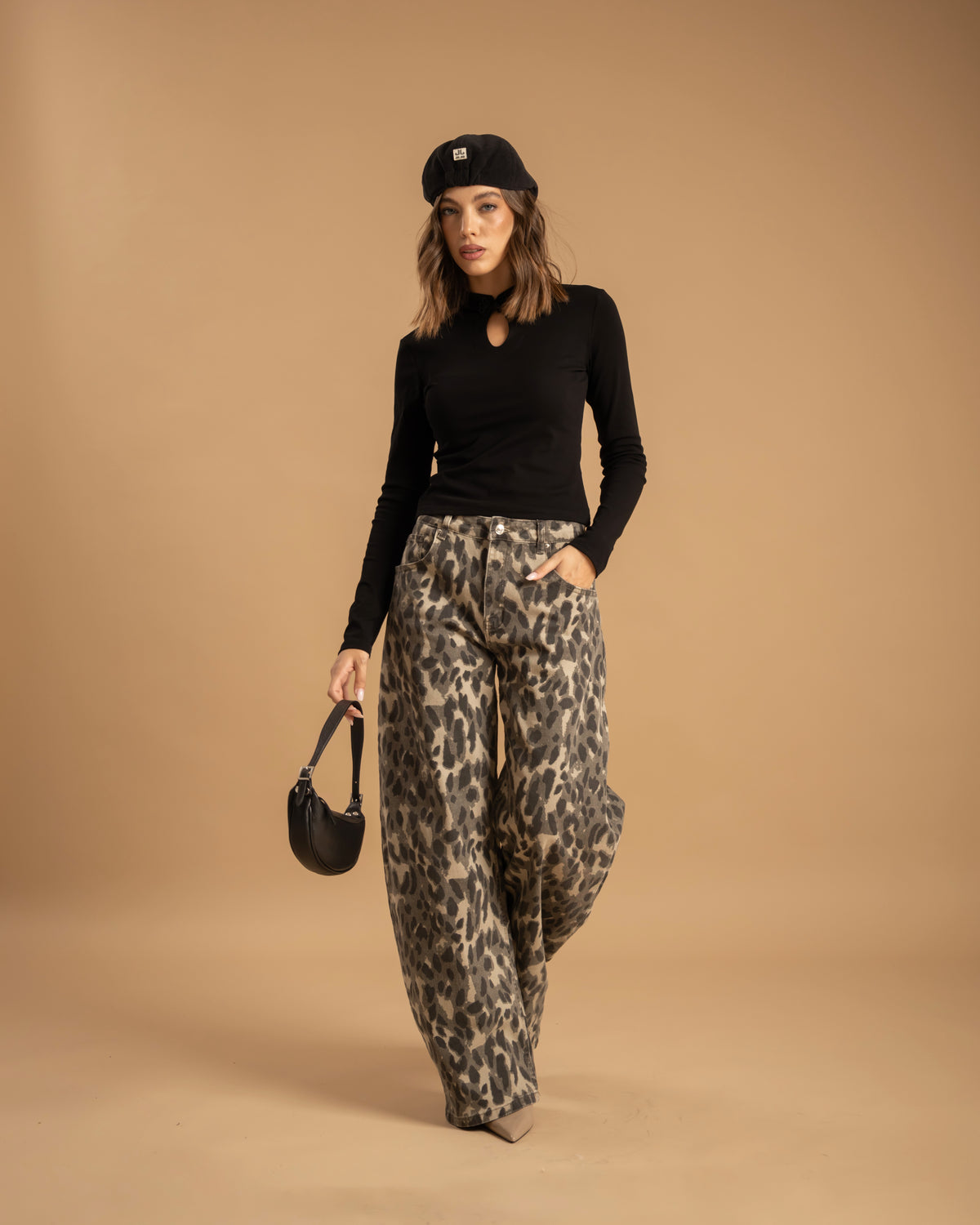 Maglia aderente con alamari - H70659