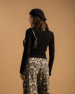 Maglia aderente con alamari - H70659