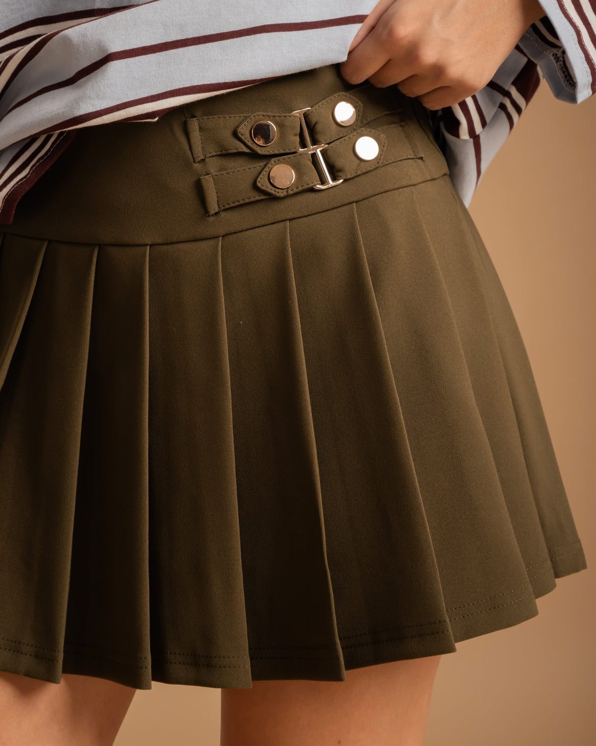 Minigonna shorts a pieghe - V6011