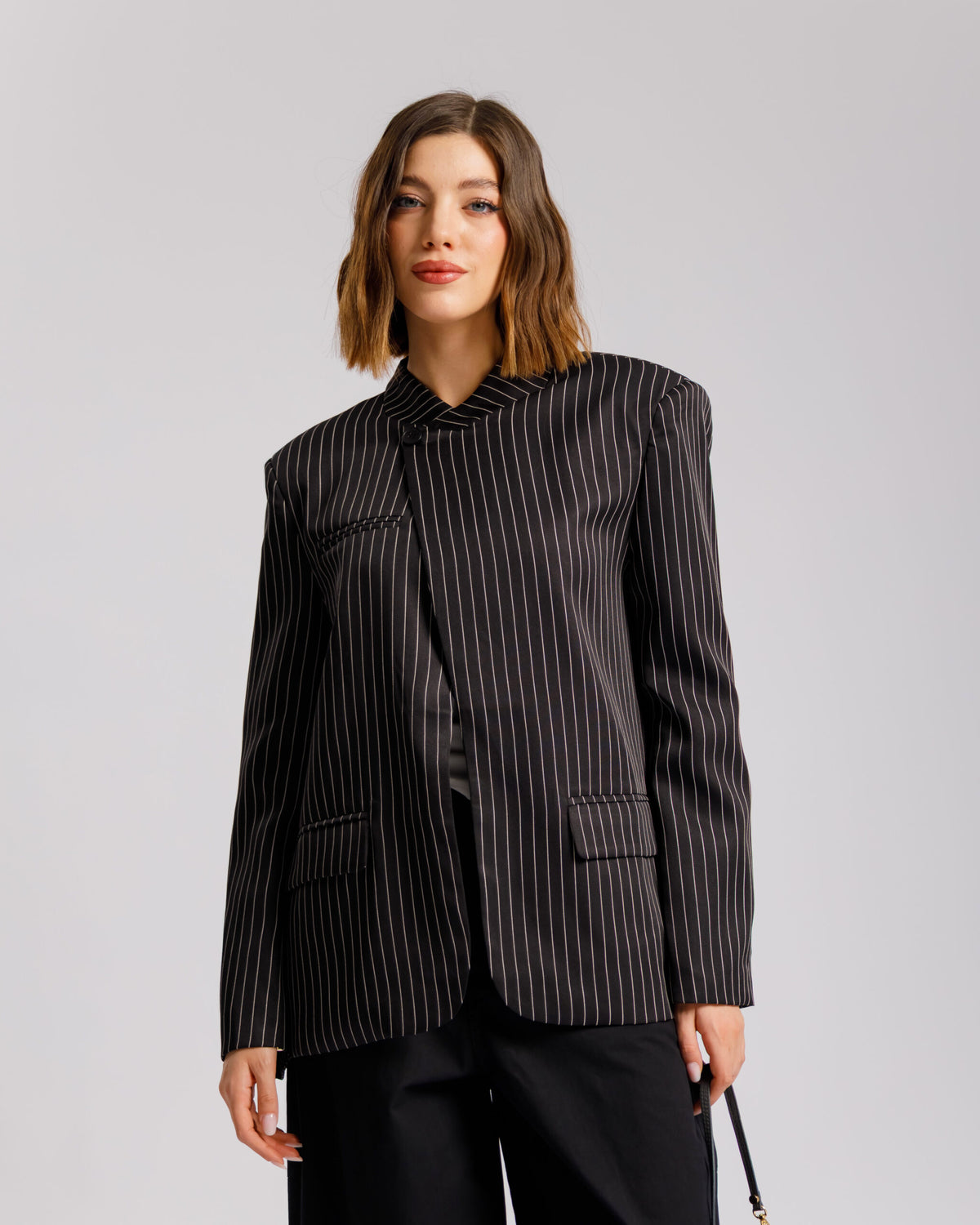 Blazer collo alto gessata NERA - V15237