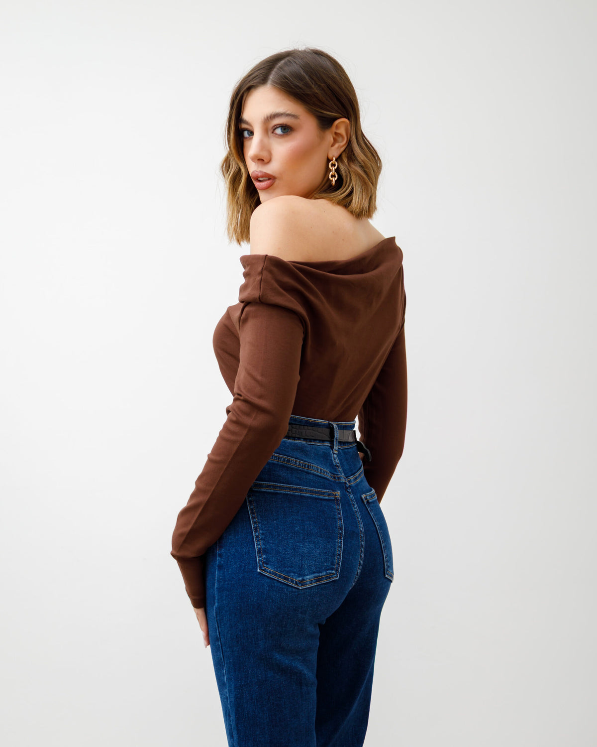 Maglia in cotone con spalla scoperta - H12085