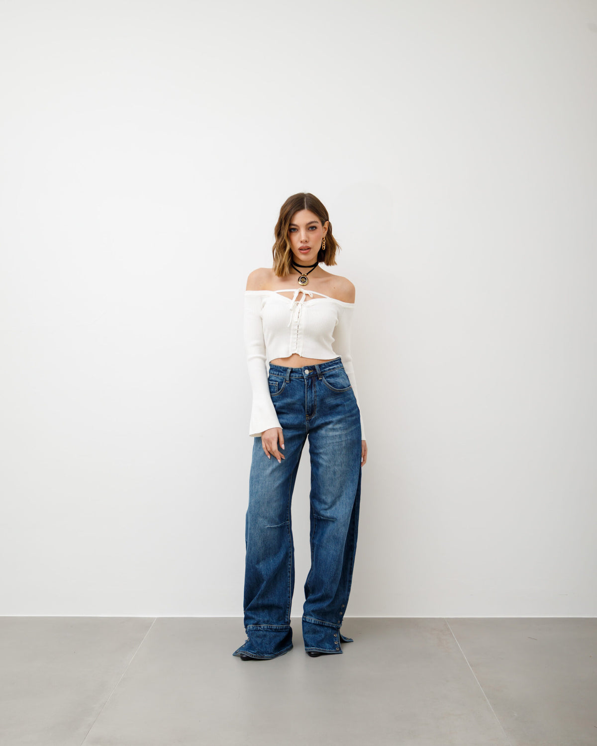 Maglia crop in costina con laccetti - PL2965
