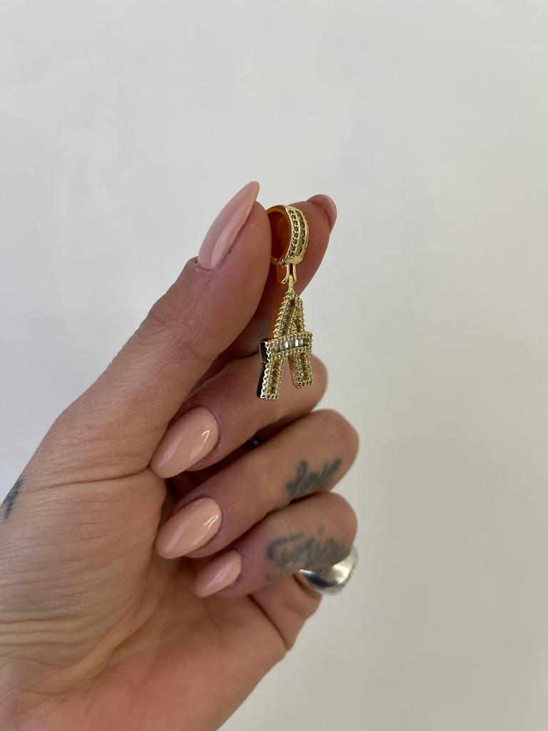 Ciondolo in strass con lettera - sv07