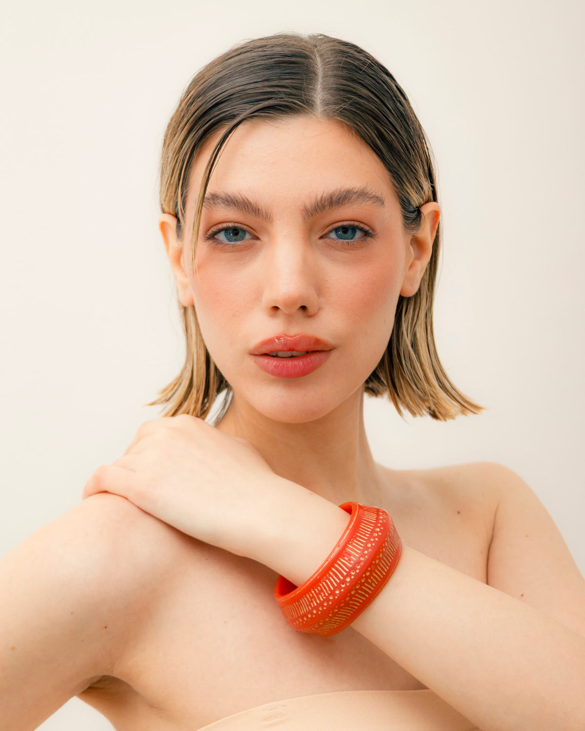 Bracciale strutturato in resina - 1566