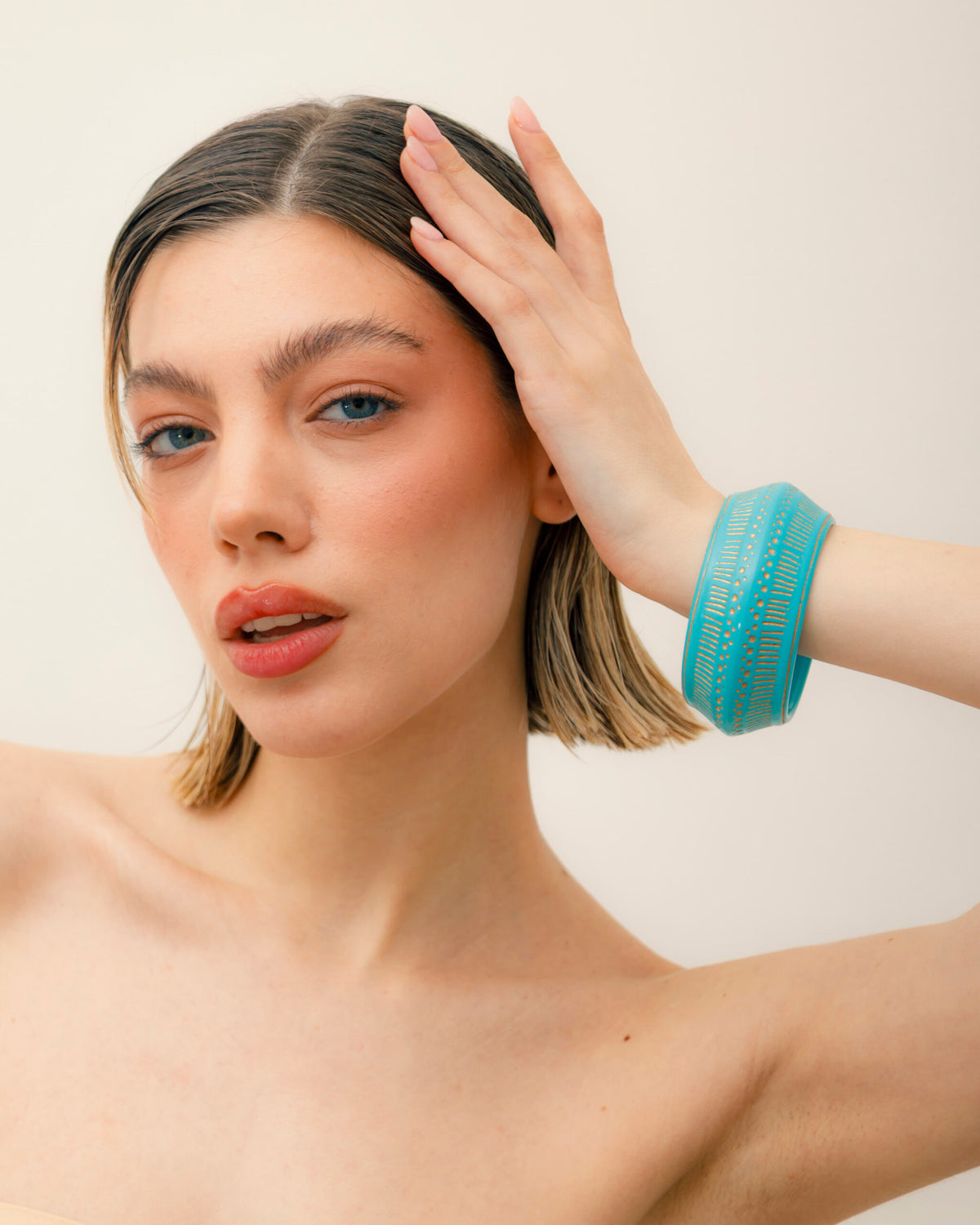 Bracciale strutturato in resina - 1566