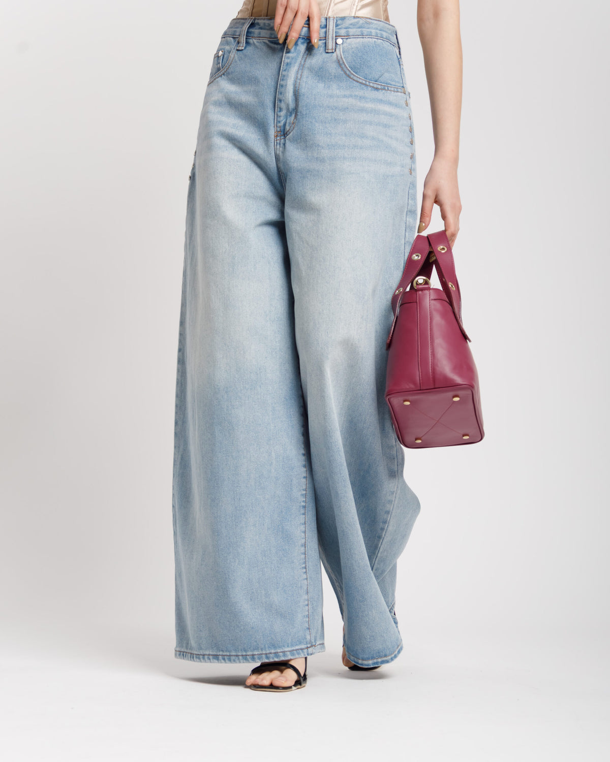 Jeans palazzo con borchie - P13156
