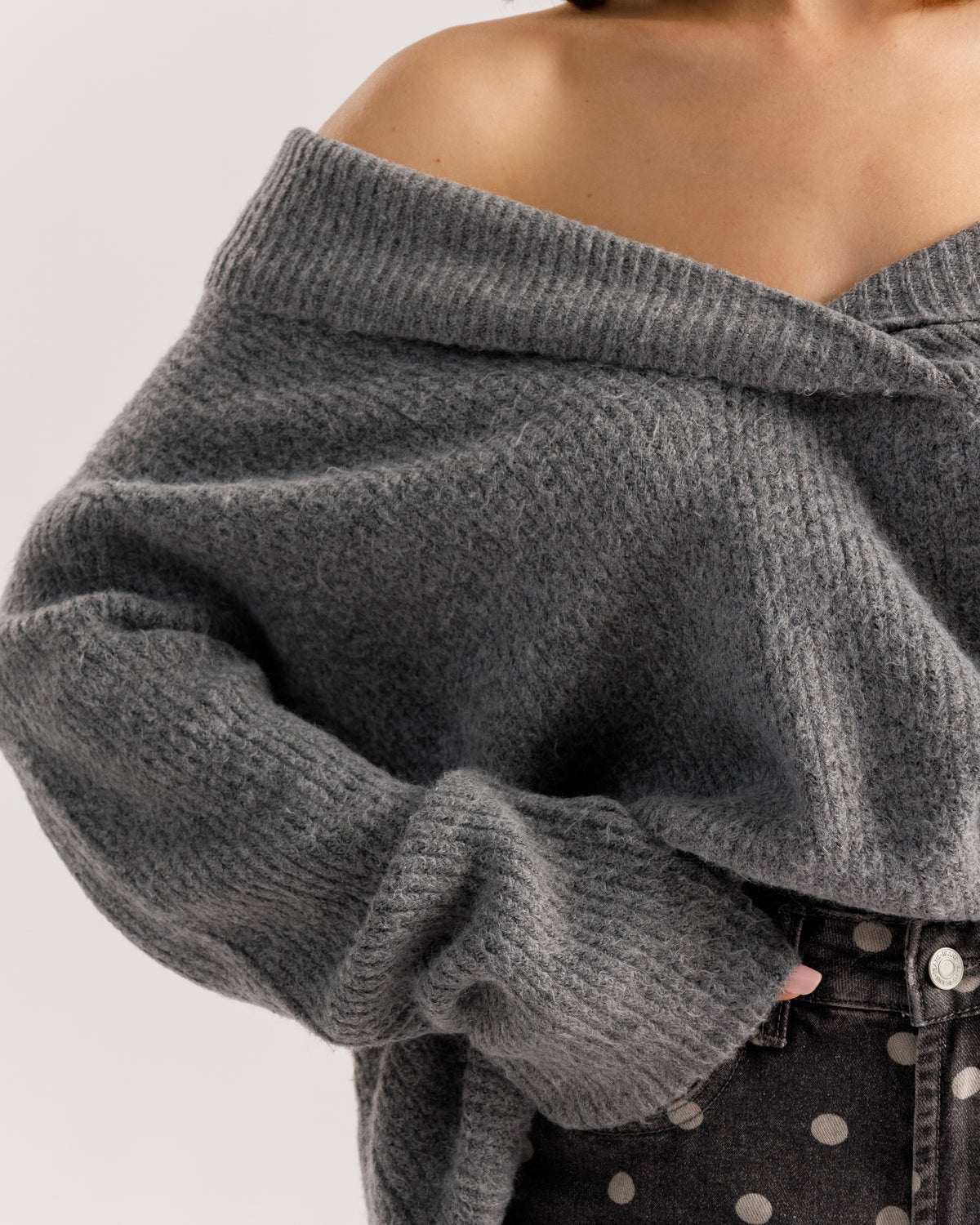 Maglione con scollo - 2609