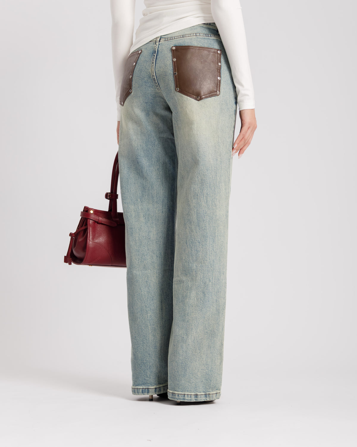 Jeans straight con tasche in finta pelle - V5133