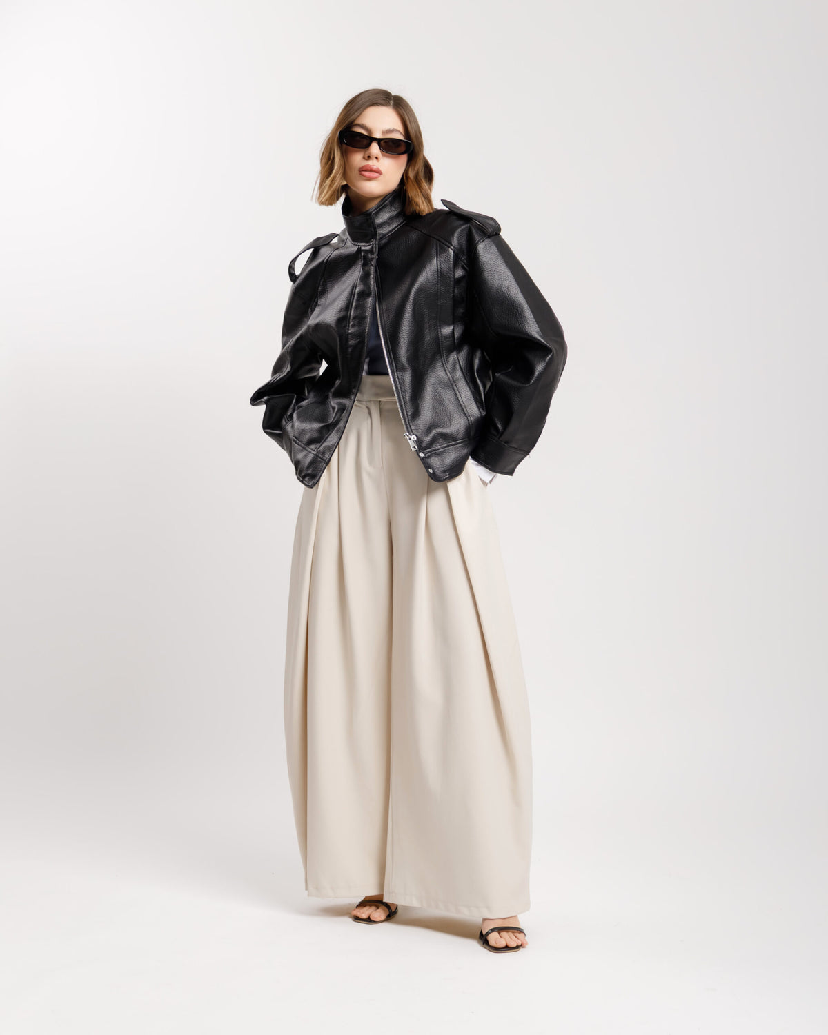 Pantaloni palazzo con pieghe PANNA - KLL1