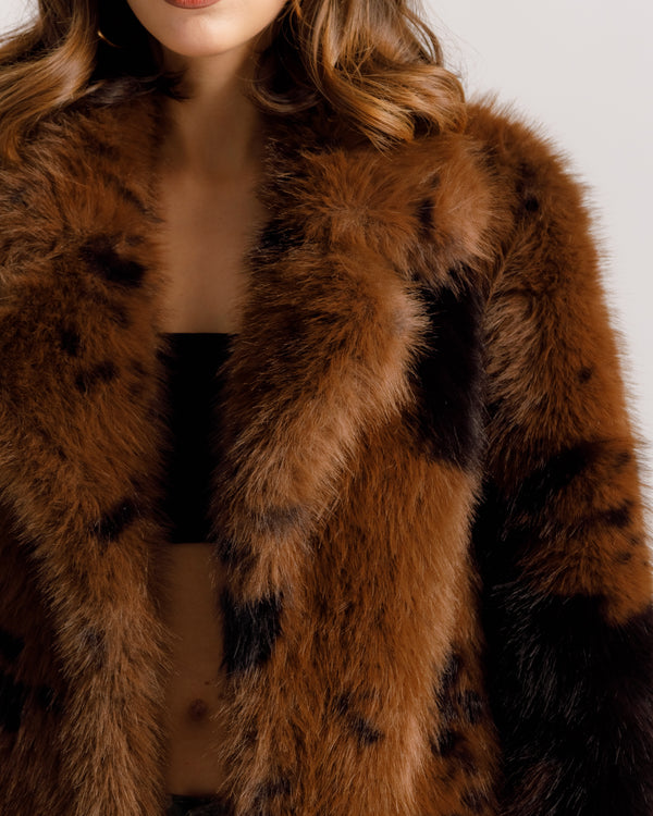 Long manteau en fausse fourrure à col large imprimé - A20