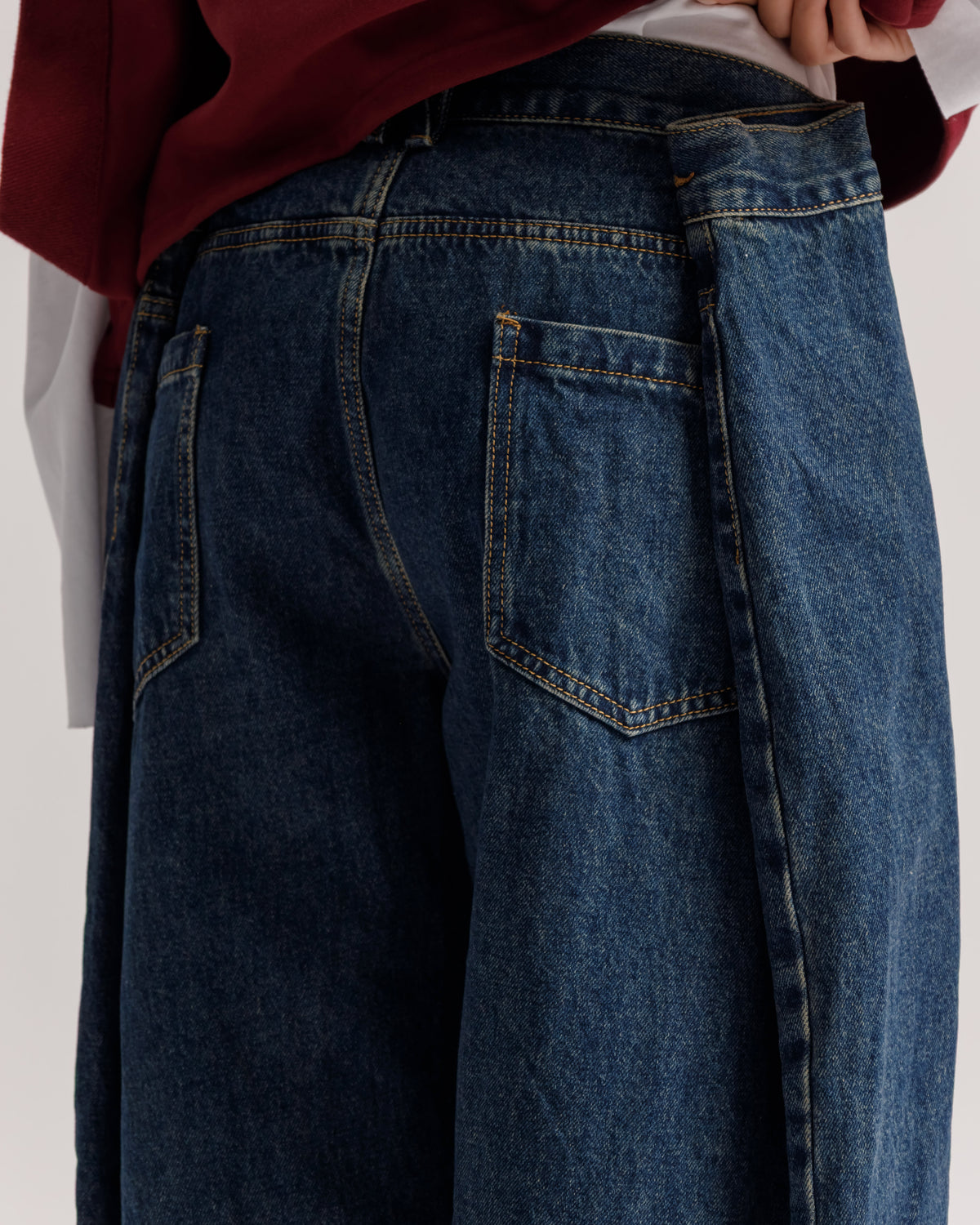 Jeans con tasche e risvolto - L1537