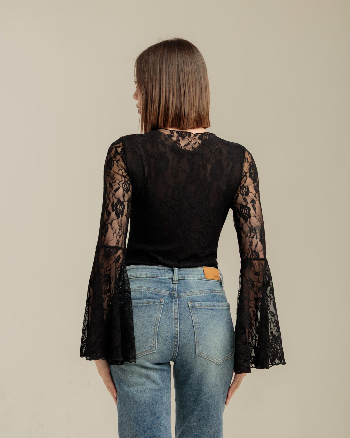 Body in pizzo manica a campana - CB13339
