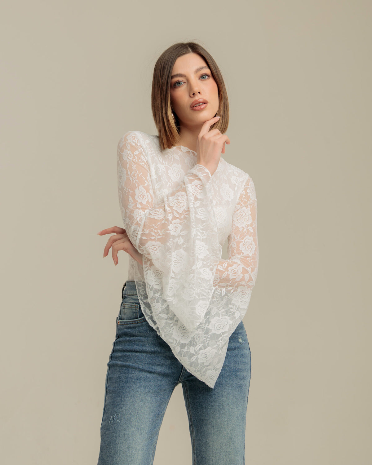 Body in pizzo manica a campana - CB13339