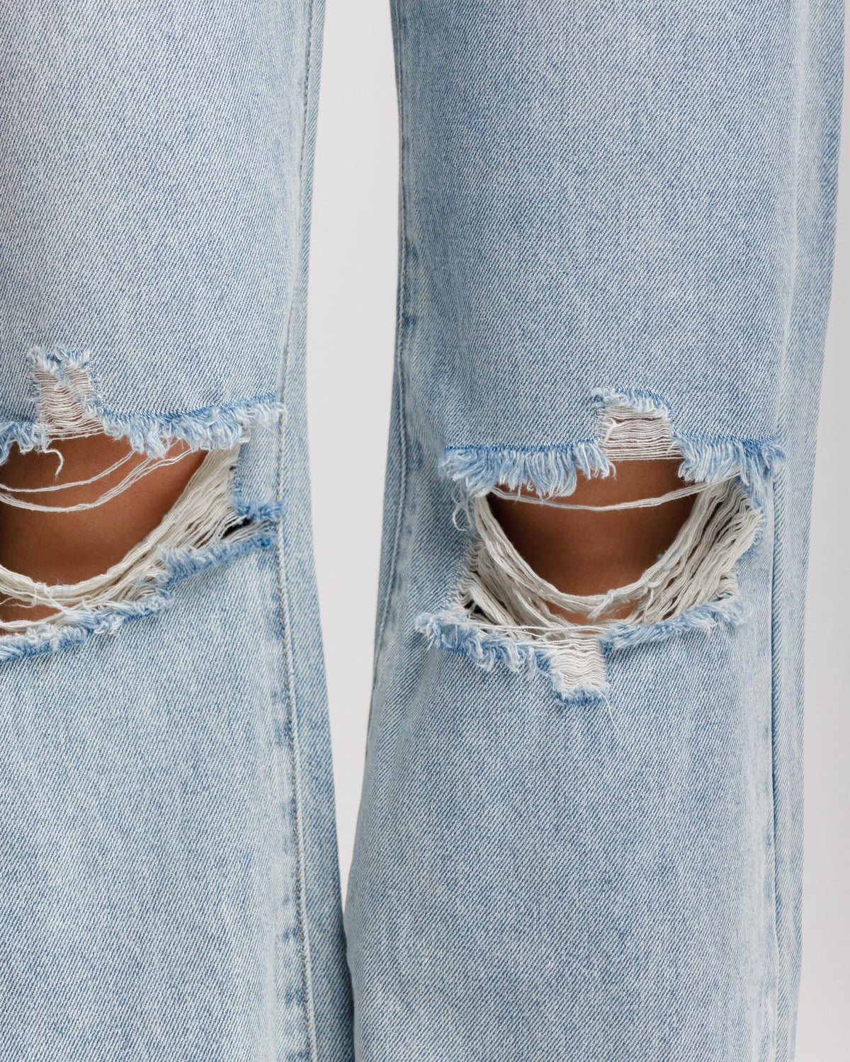Jeans wide leg con strappo - 8657