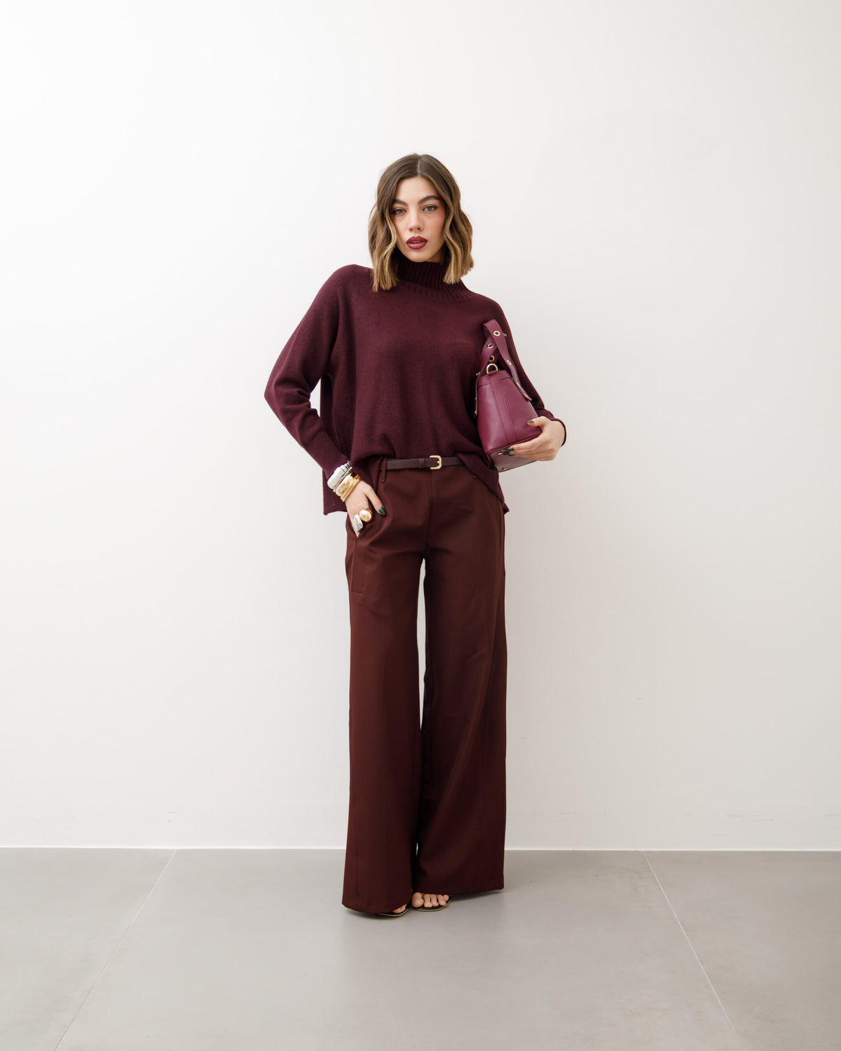 Pantaloni ampi con cintura - M774
