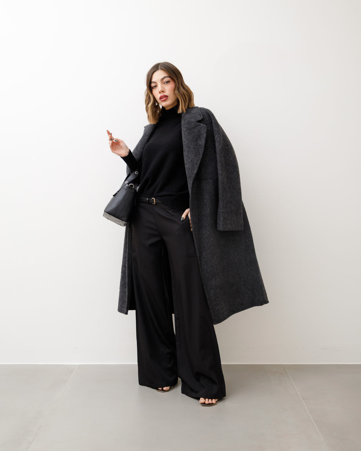 Pantaloni ampi con cintura - M774