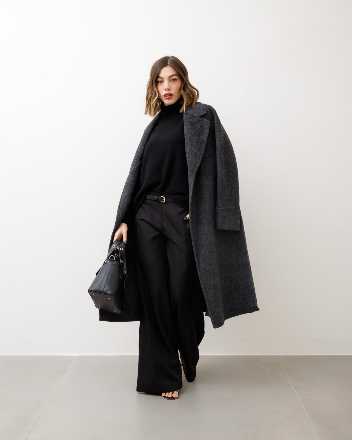 Pantaloni ampi con cintura - M774