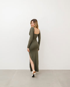 Abito lungo con scollo - 0050