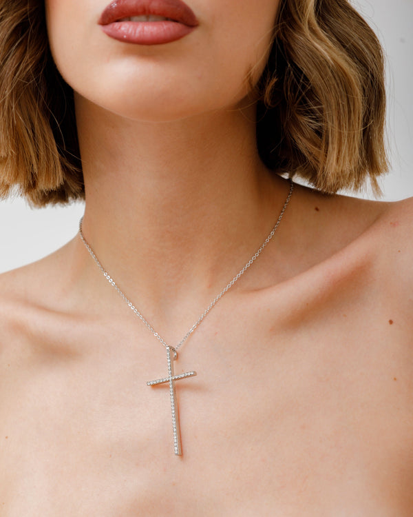 Collana in acciaio con croce pendente - N514