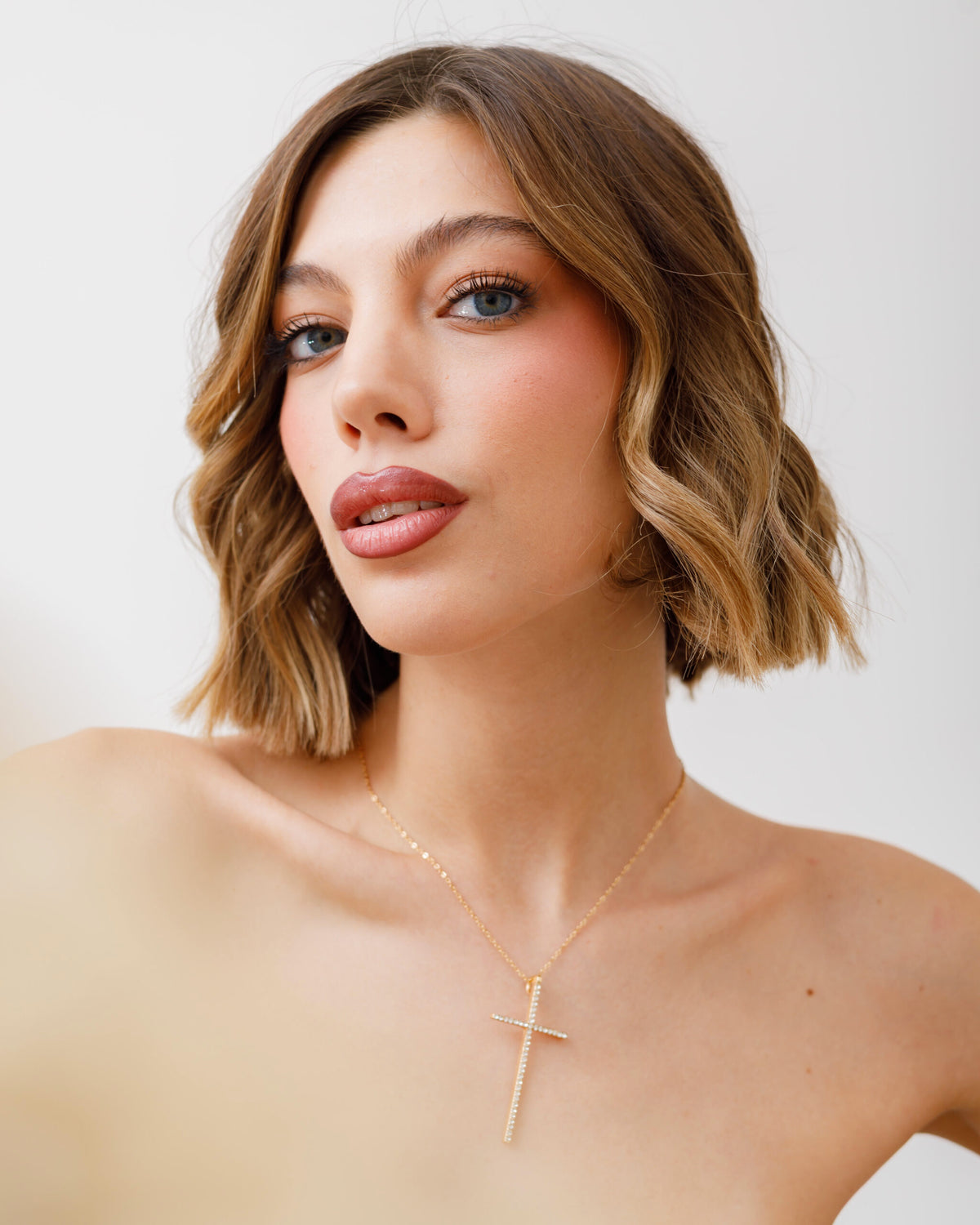 Collana in acciaio con croce pendente - N514