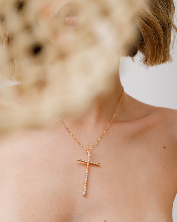 Collana in acciaio con croce pendente - N514