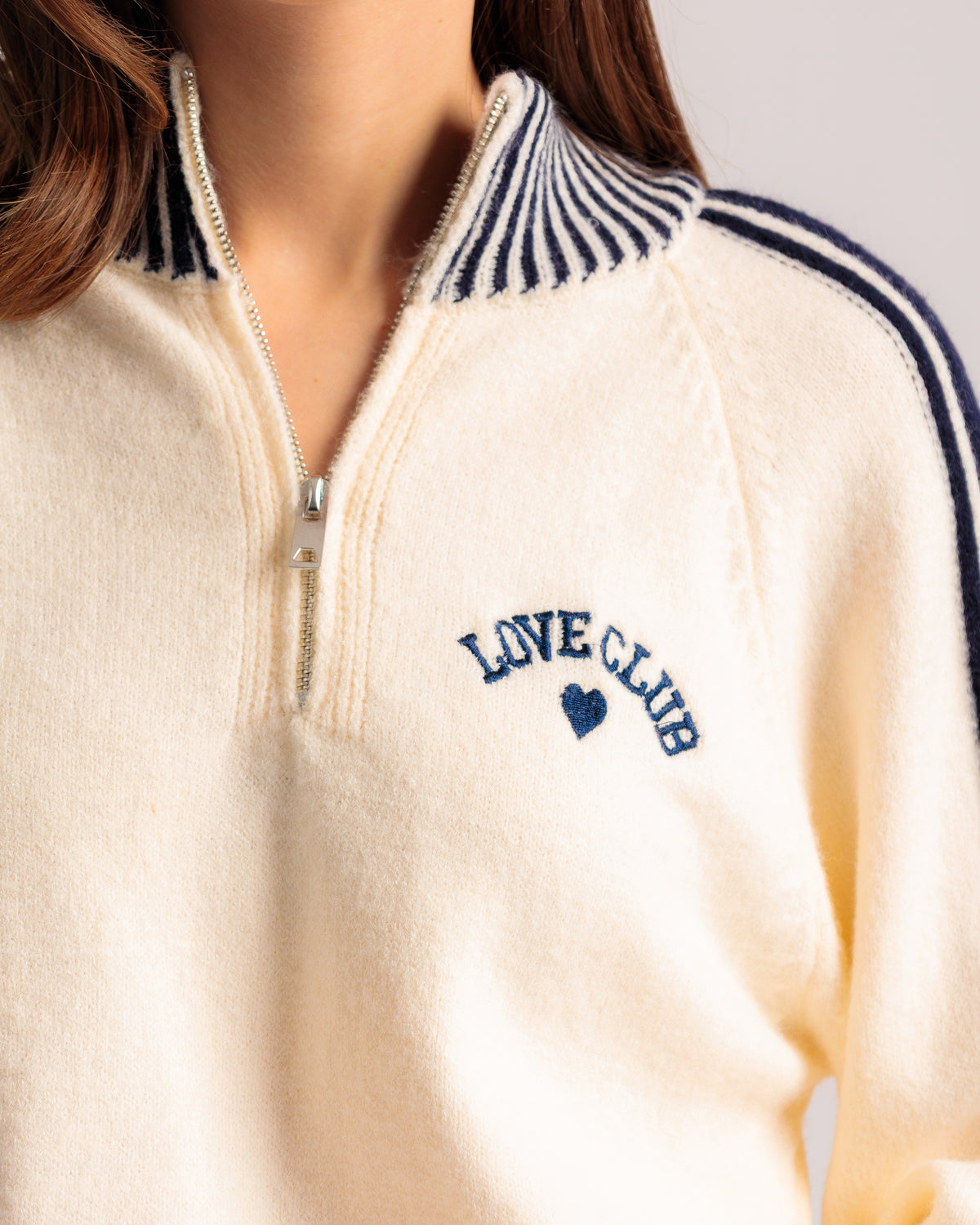 Pull LOVE zippé - AT8632