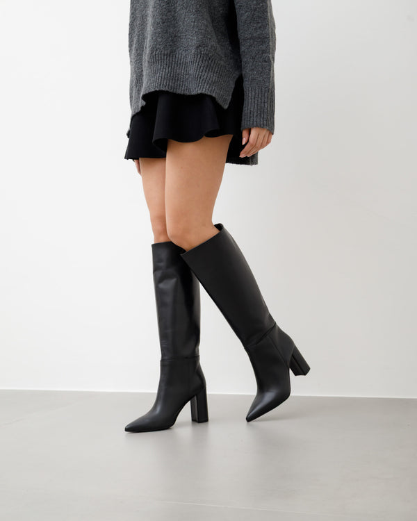 Stivali in pelle con tacco - 5002